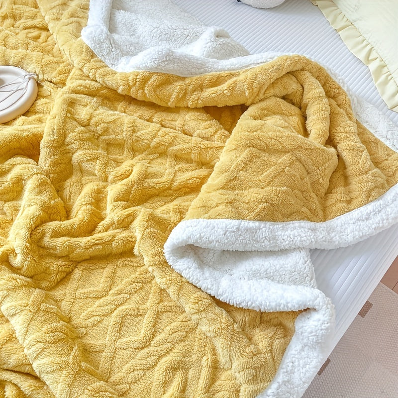 CozyLuxe Reversible Fleece Blanket – Soft Warmth, Timeless Style