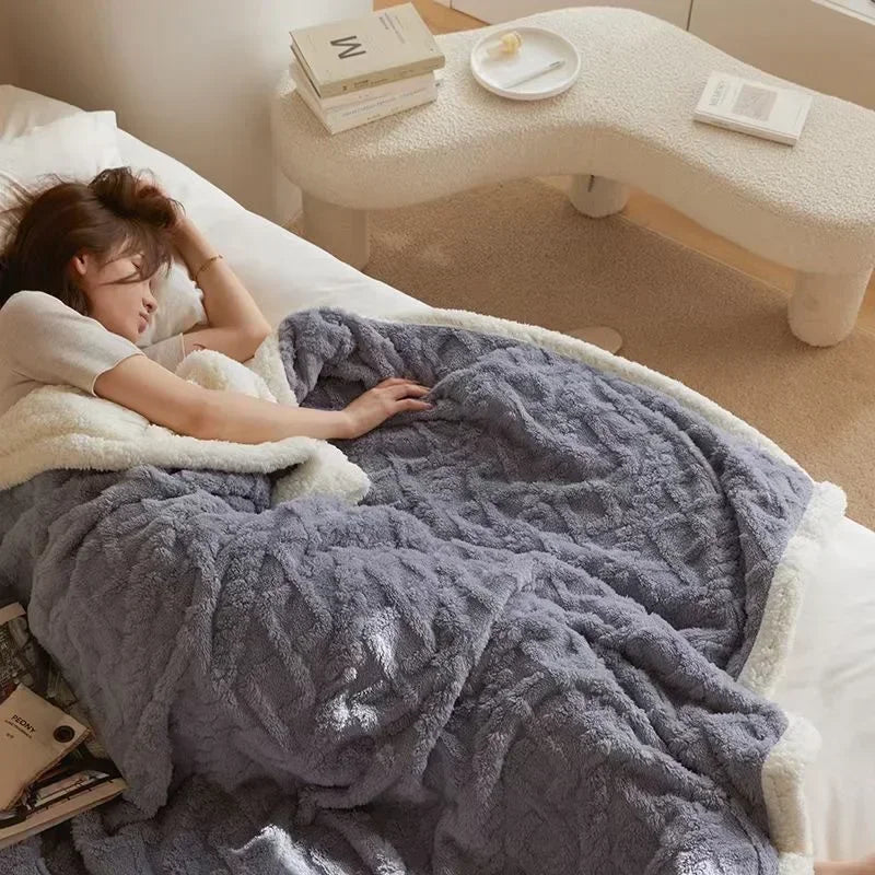 LunaWool Luxury Winter Blanket – Natural Warmth & Soft Comfort