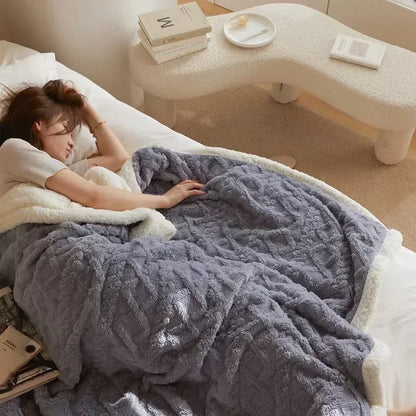 LunaWool Luxury Winter Blanket – Natural Warmth & Soft Comfort