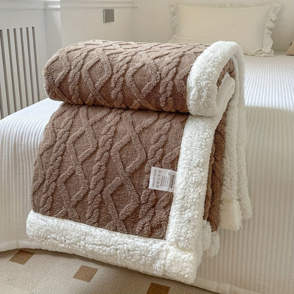 CozyLuxe Reversible Fleece Blanket – Soft Warmth, Timeless Style